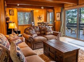 Big Bear Wilderness Retreat! Hiking Trail Access!, hotel in Big Bear Lake