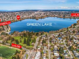 Green Lake 1st Line Home D Full Modern Remodeled، كوخ في سياتل