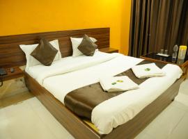 Hotel Sachidanand-Walkable distance from Temple, hótel í Shirdi