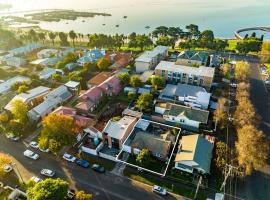 GATSBY walk to Geelong CBD and Waterfront, holiday home in Geelong