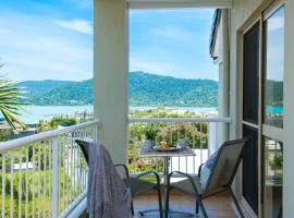 Beach House on Begley - Airlie Beach Central