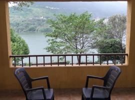 Studio Apartment On The Lake, hotel in Lavasa