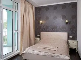 2 Bedrooom In CENTER Всегда есть свет !