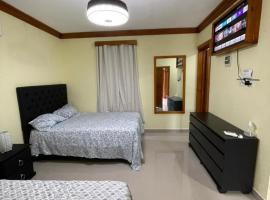 ApartaHotel El Bonao, hotel a Higuey