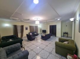 B's Classic and Cozy Apartments, hotel v destinaci Cape Coast