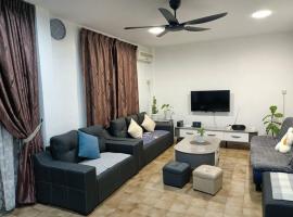 Summer Homestay@civic centre, hotel in Sibu