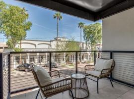 LUX at Craftsman - Heart of Old Town Studio 1, holiday rental in Scottsdale