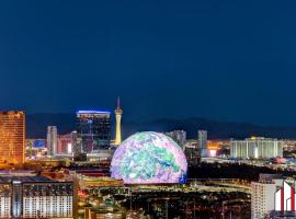 MGM Signature-25-805 Balcony Strip Sphere F1 Views, hotel in Las Vegas