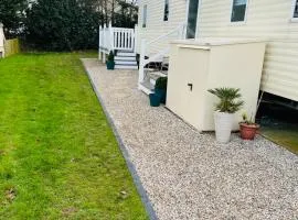 Shell Beach Holiday Home Mersea Coopers Beach