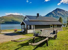 Cozy home in Godfjord, hytte på Sortland