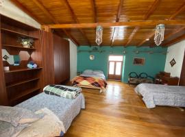 Amplia y Céntrica Habitación - H. El Casero, hotelli kohteessa Cajamarca