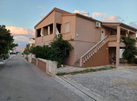 Apartments Marina, hotel v destinaci Vir