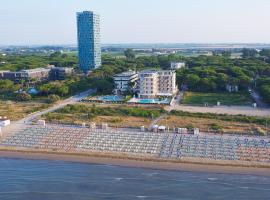 Jesolopalace Hotel & Aparthotel, hotel dengan jacuzzi di Lido di Jesolo