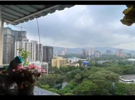 Cozy Private Room w private bath n skyline view