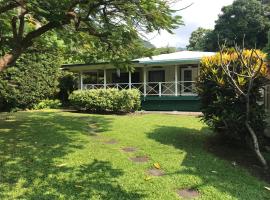 Viesnīca Eco-friendly Sanctuary on Kealakekua Bay. Charming Hawaiian Style with Air Con pilsētā Captain Cook