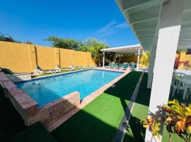 The Gold Vacation Apartments, holiday rental in Santa Cruz