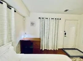 Studio in the heart of Rockville