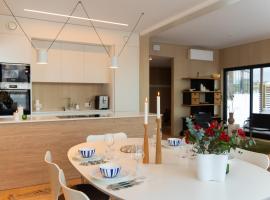 Beautiful lodge in Lofoten housing up to 6 guests!, holiday home in Lyngværet