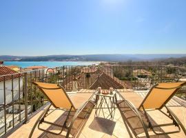 Holiday home with a beautiful sea view - Kate****, vila v destinaci Čižići