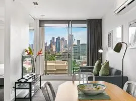 East Melb 2bed parking pet friendly