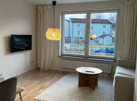 Cozy apartment 2 stops-15 mins away from city center, апартамент в Стокхолм