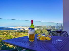 Your Escape: Where Every Sunrise Becomes A Memory, appartement à Mellieħa