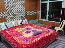 Soma Retreat Cottage, Pangong Lake、Kakstetの駐車場付きホテル