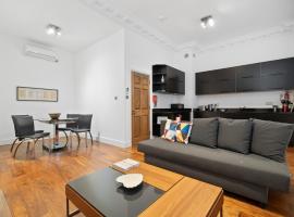 Apartment 2, 48 Bishopsgate by City Living London, feriebolig i London