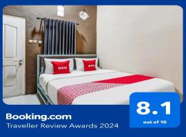 OYO Flagship 90886 Sunset View Homestay, hotel v destinaci Mojokerto
