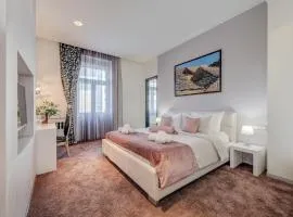 Starlight Luxury Rooms