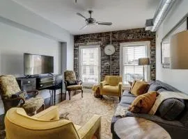 Old Towne Loft on Broughton -Steps to City Market