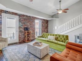 Eagle's Landing Loft-Downtown Above Bull & Barrel, Ferienwohnung in Statesboro