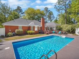 Market District Pool House, hotel in Statesboro