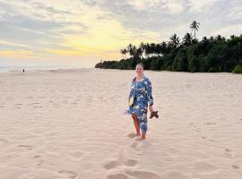 Shine Wave Turtle Beach, resort in Tangalle