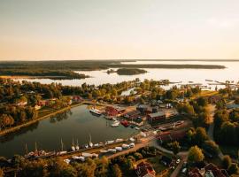 Perssons i Backens Pensionat- Sjötorps Vandrarhem & Rum, хостел в Sjötorp