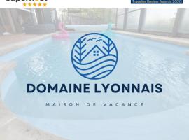 Le domaine lyonnais pour groupe, hotel with parking in Violay