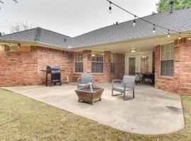 Family-Friendly Waxahachie Home with Patio and Yard!, cottage sa Waxahachie