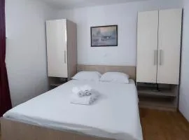 Mile Starigrad - Book your next cozy vacation