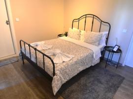 Suites DP Setúbal、セトゥーバルのホテル