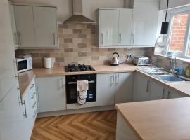 5Bed House Wirral near Liverpool Chester, hotel in Wirral