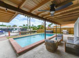 Canalfront Home with Private Pool at Plantation, hotel en Plantation