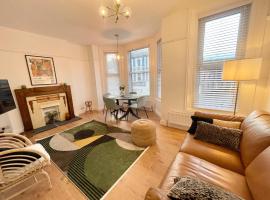 Luxury 2 Bed Apartment, luxury hotel in Portadown
