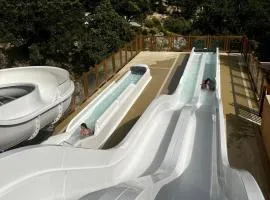 Mobil-home dans camping 4*
