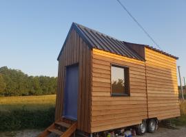 Tiny house du bonheur, ξενοδοχείο σε Goujounac