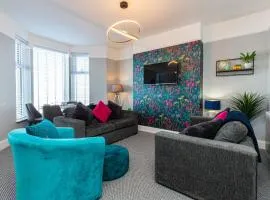 Stylish Seafront Apartment - Sleeps 6 - Gateway to the Lakes