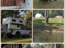 Gran Camping Cabanas da Fazenda، فندق بالقرب من أغيلاس نيغراس بيك، فيسكوندي دي ماوا