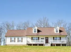 Charming Country Home with Deck - 20 Mi to Franklin