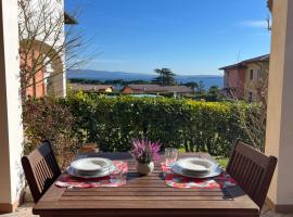 Casa dei Fiori, appartamento Vista lago, Piscina, Parcheggio, hotel v destinaci Padenghe sul Garda