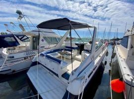 Superbe bateau à Gruissan, barco en Gruissan