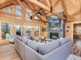 Stunning Sevierville Cabin: Hot Tub w/ View